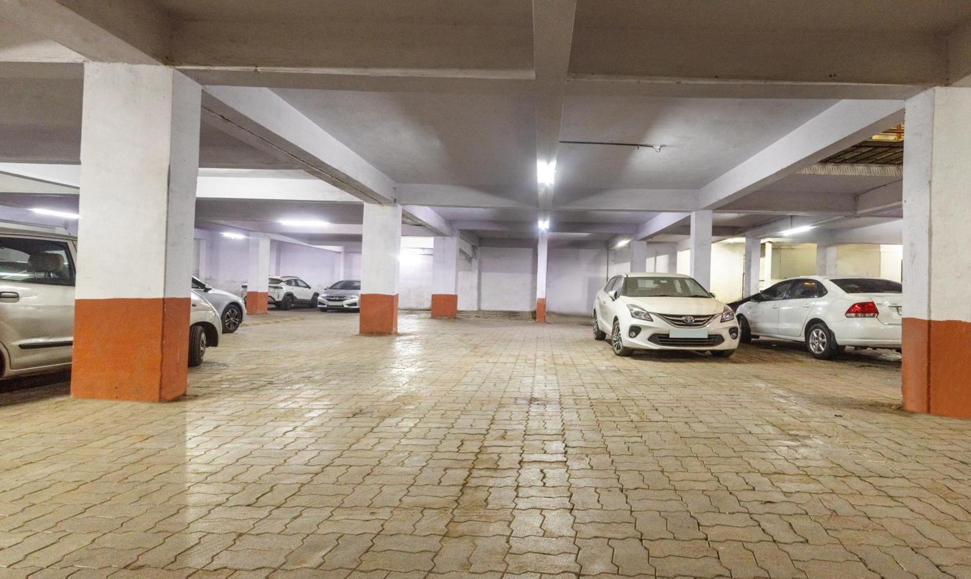 Itsy Hotels Signature, Nehru Nagar アーメダバード エクステリア 写真